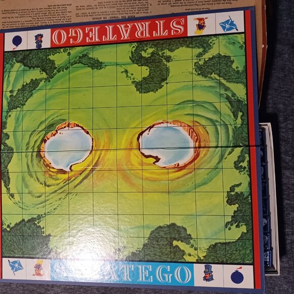 Vintage 1975 Stratego Board Game Incomplete - Picture 2 of 6